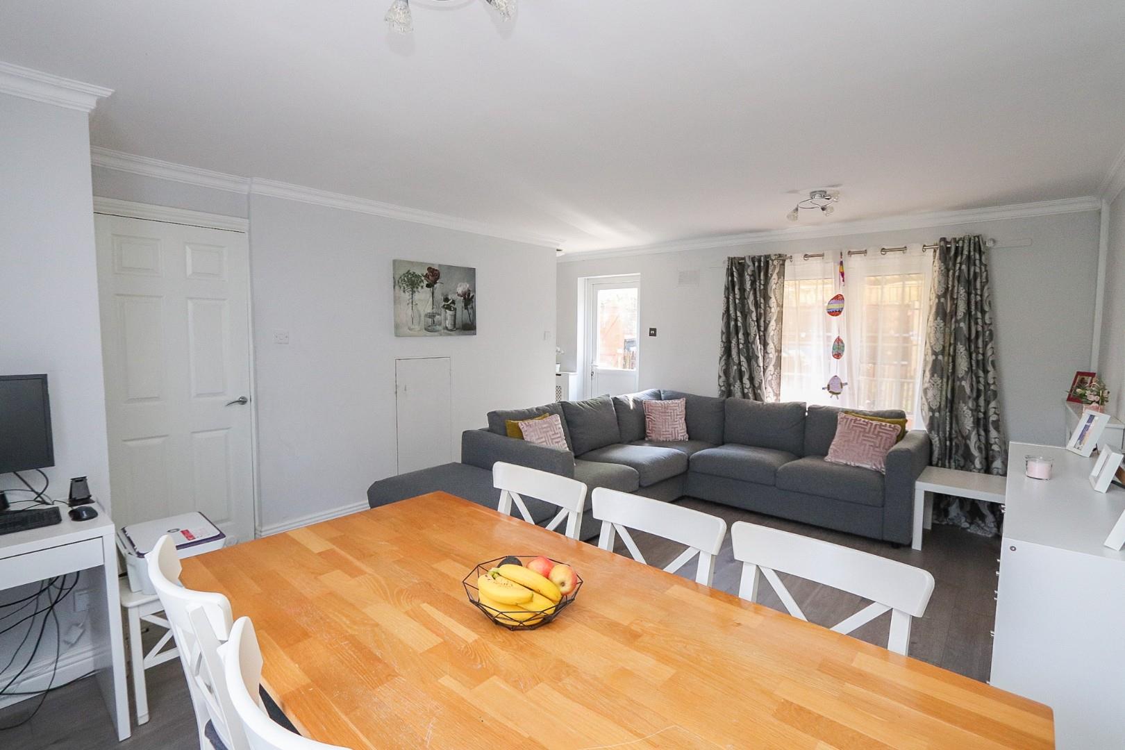 Meadow Way, Leighton Buzzard Quarters Estate Agents